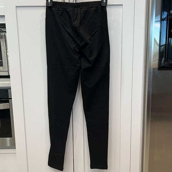 2 PC Zenana Long Sleeve Black V Neck Top & Leggings Set - Picture 11 of 12